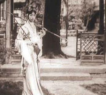 鲁迅为何不屑梅兰芳中国最伟大最永久的艺术是男人扮女人