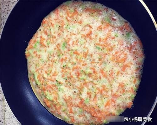 早餐饼|西兰花还炒着吃？加工成早餐，家人更爱吃，3分钟出锅，懒人最爱