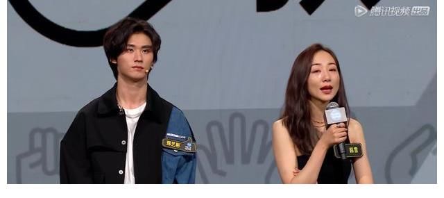 《导演》首轮竞演结束！2人出局1人退赛，韩雪王文也晋级备受争议