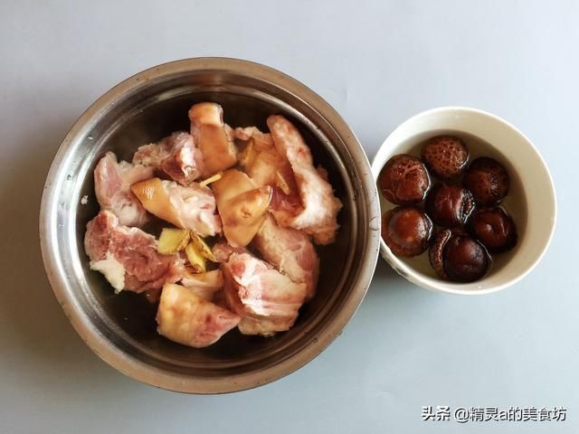 猪蹄煲|入秋转凉，这道菜可以安排啦！20元一斤，炖一炖滋补又馋人，香