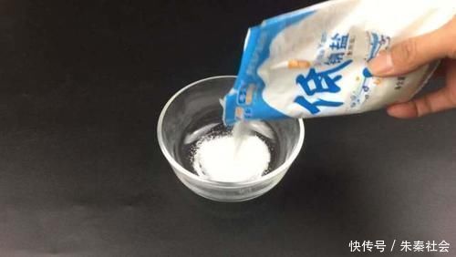 在卫生间里放一把食盐，一年下来能省好几百块，看完一家人都受益