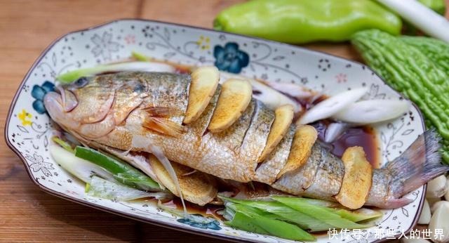 做清蒸鱼，有人加盐，有人加料酒，大厨都别放，这才是正确做法