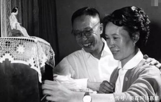 回话|溥仪下班准备坐公交，一帮人突然下跪高呼皇上，溥仪回话了