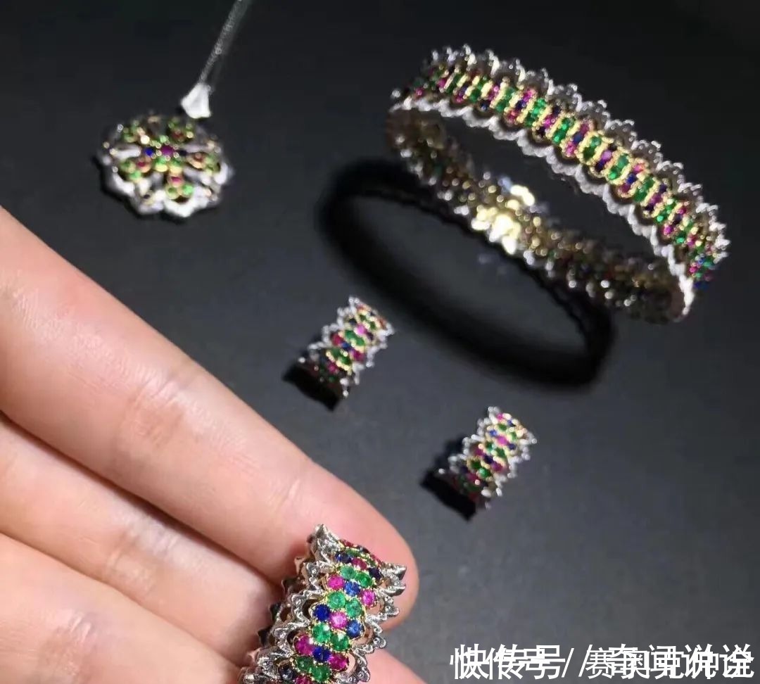 祖母绿&同是绿色宝石它总是被错认为祖母绿,其实它有它的诗情画意