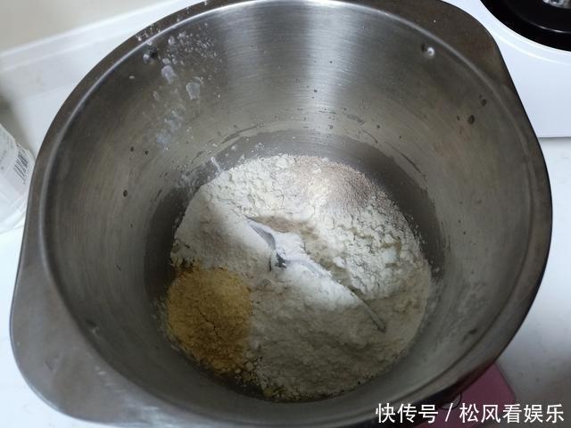 天天|天天宅家早餐不用愁,教你1招,5分钟就上桌,杂粮发面喷喷香