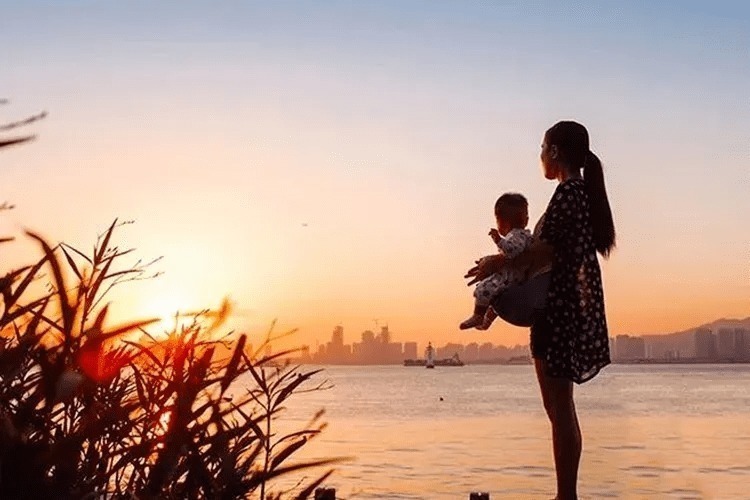 特质|决定孩子一生的,并非家庭贫富,而是母亲身上的这些特质