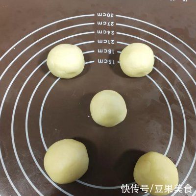 超简单的香酥杏仁蛋挞,烘焙手残党也能轻松hold住