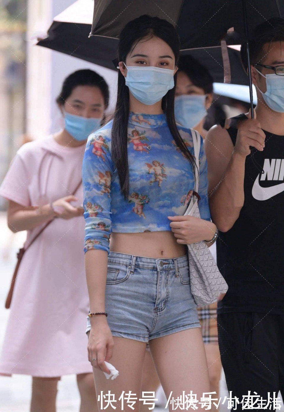 打底衫 时髦的网纱长袖衫,防晒又好看,很适合天气热的时候穿