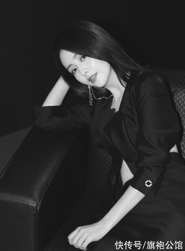 时髦感|单身后的佟丽娅也放开了，穿西装腰部挖两个洞，配短裙漫画腿抢镜