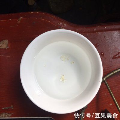  这道冰糖葫芦到底是谁发明的，我吃了半碗都不解谗