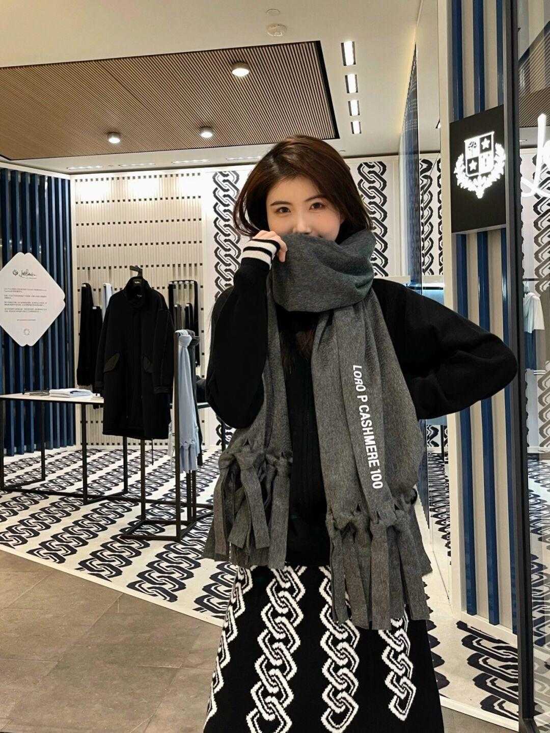 围巾|是时候对围巾下手了!不知道什么颜色不出错的,可以直接码住灰色