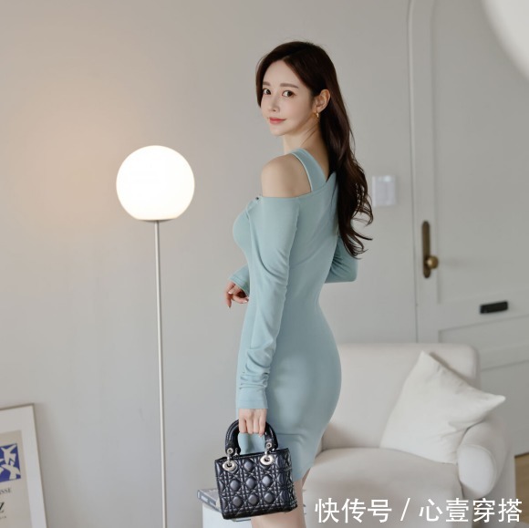 及膝裙|女神孙允珠的时尚搭配：萨拉曼卡涟漪谧蓝吊领及膝裙