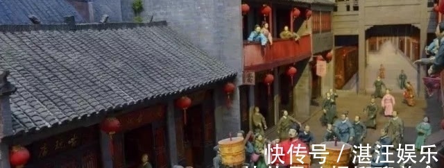 后花园!上联“地中取土,加三点以成池”,囚犯对出下联,免遭一死