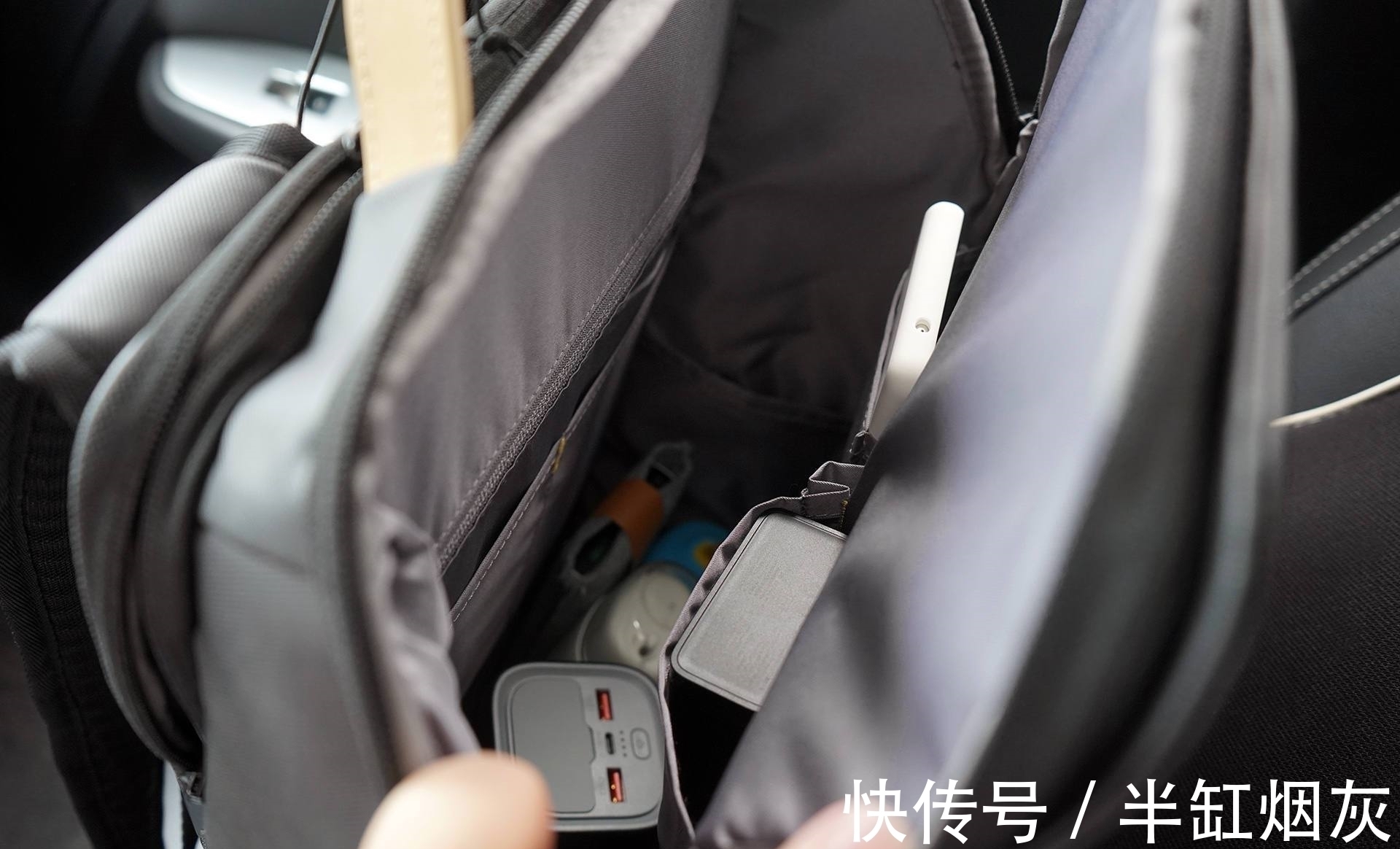 笔者 男人的背包就应该是这样有棱角,不复杂!第一眼就爱上了