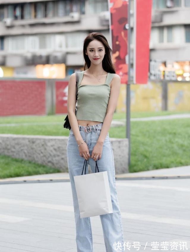 风格 牛仔裤穿搭要休闲个性一些,才能展现青春的风貌,提升造型新鲜感