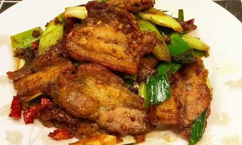  料酒去腥|回锅肉的家常做法，酱香味浓郁，肉香而不腻，比饭店的还好吃