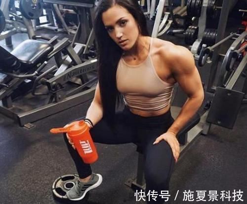 超级组|肩部真的难练吗6大动作超级组合，让你练出真正雄壮虎头三角肌