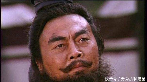 为什么张飞敢接二连三对吕布挑衅,关羽却