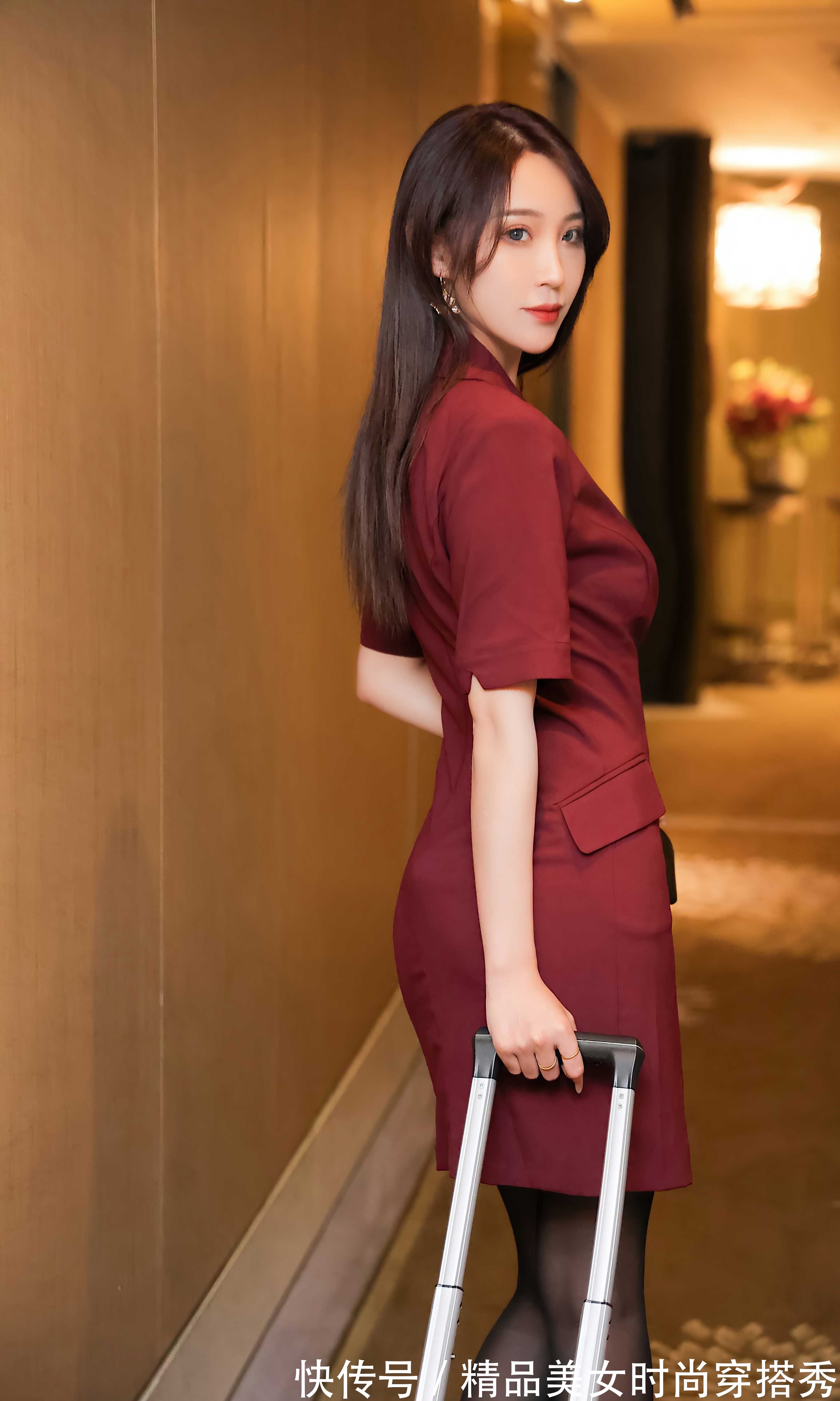 高跟鞋 上班穿什么?不费脑筋的西装裙便是不二之选