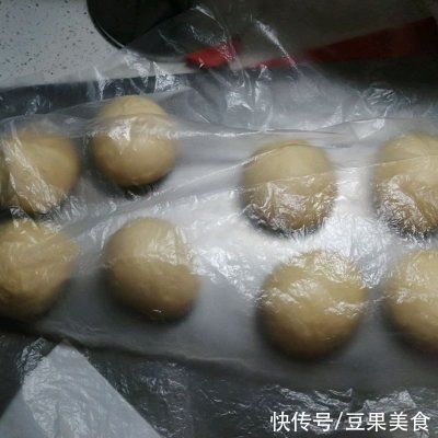 简单易做雪花肉桂面包！全家人都爱