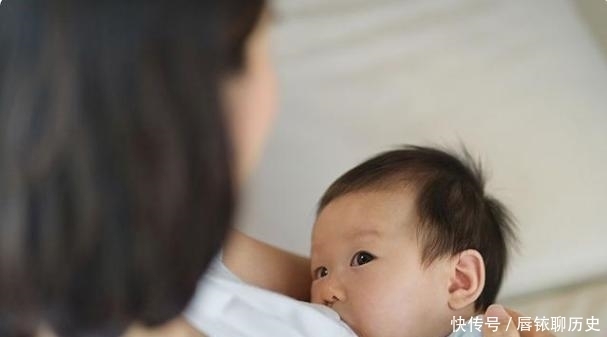 比起奶粉喂养，母乳喂养的宝宝在三方面更具优势，家长别图省事