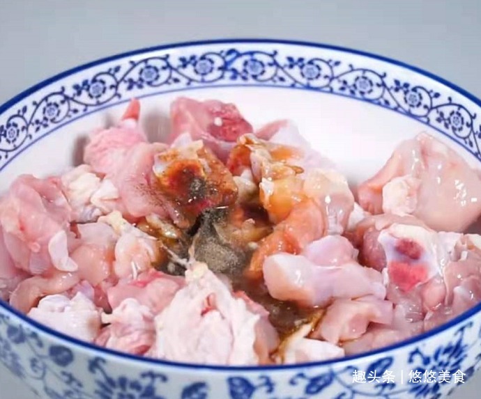 干锅辣子鸡，麻辣鲜香，外酥里嫩，好吃到让你沦陷！