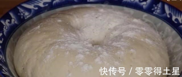 面粉怎么揉才光滑，20年的老保姆教你一招，简单又快速，超级实用！