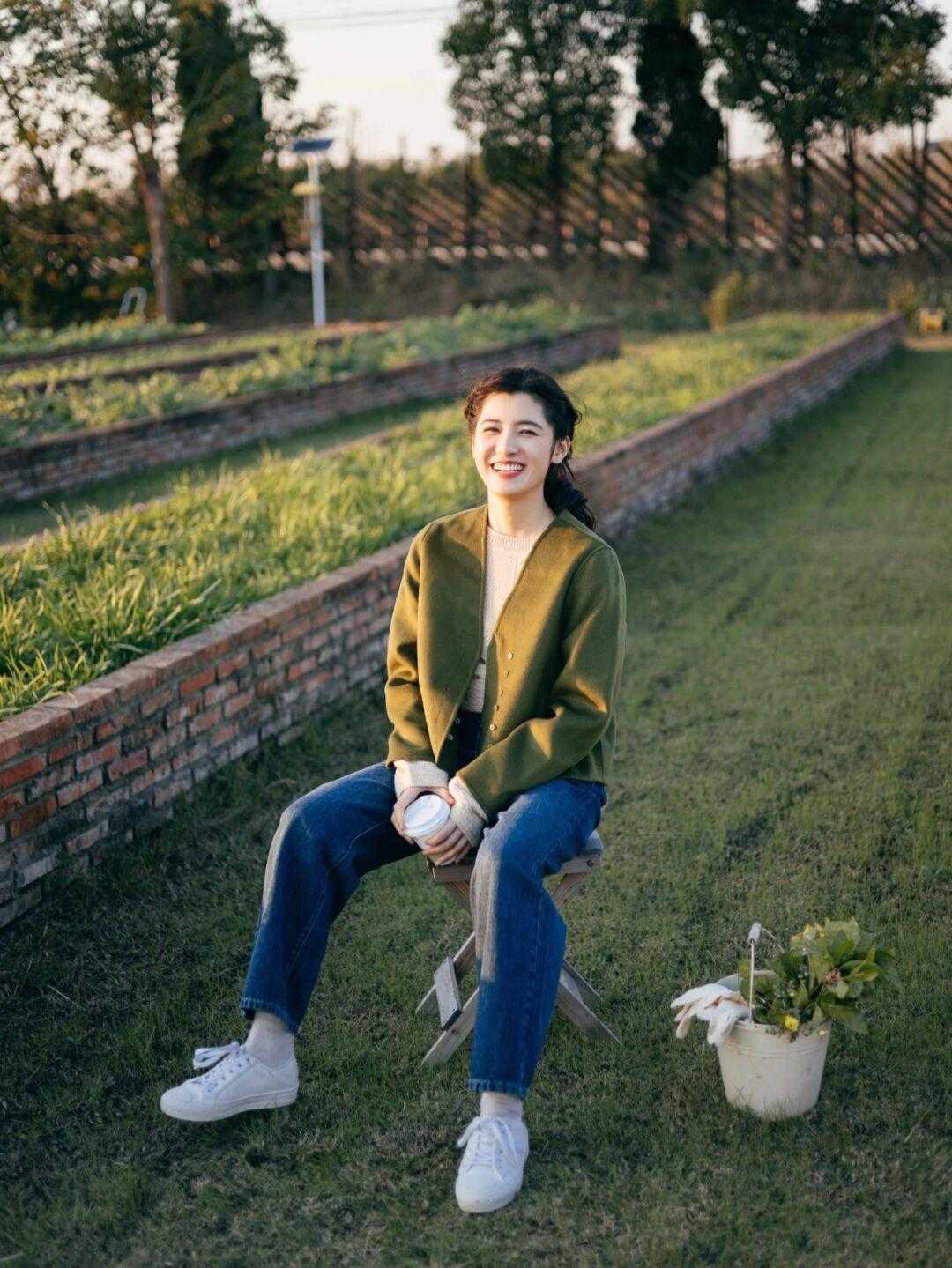 下半身 与其还在搭大衣,不如看看冬款短外套,清爽温柔