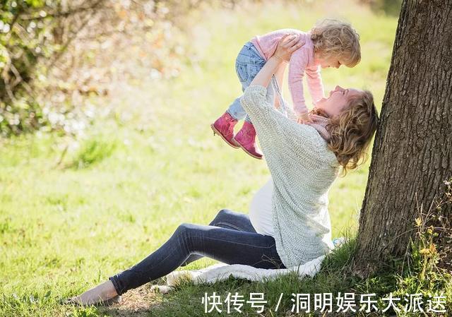 父母|女子沉迷生娃成“生娃机器”，13年生7个娃不能浪费丈夫好基因