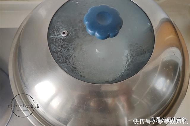 鸡蛋加这两样一起蒸,营养翻倍味道香,早餐给孩子吃相当不错