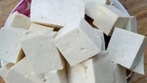 豆腐放一天会变酸?教你一招,放10天不会变味,一看就会