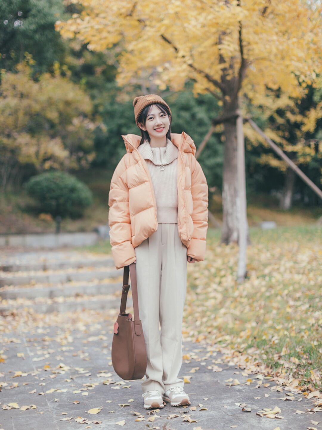 黄黑皮|看过这组羽绒服搭配,才知道冬季要保暖也要优雅,低调高级