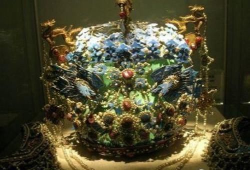 世界超美的5大凤冠：一件镶嵌1040颗钻石，中国独占两件傲视群芳
