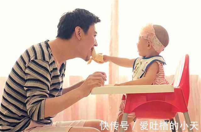 宝妈|宝爸感冒打吊瓶,女儿陪护大哭,爸爸哭笑不得我还能抢救一下