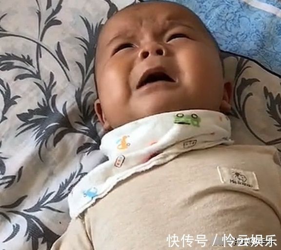 妈妈的话|宝宝睡醒后没看到妈妈,边哭边喊“妈妈”,声音听起来让人揪心