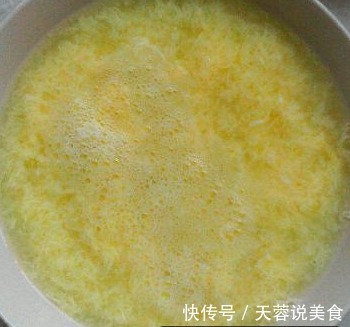 炒鸡蛋你真的会做吗教大家一个小秘方,炒出来的鸡蛋又嫩又蓬松