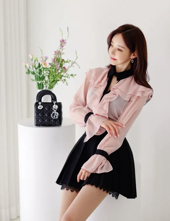 美图|美图欣赏:孙允珠,春萌呢喃野樱玫红古典公主裙