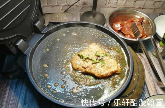 罗勒|猪肉最香的做法,不红烧不油炸,简单一煎出锅孩子抢着吃