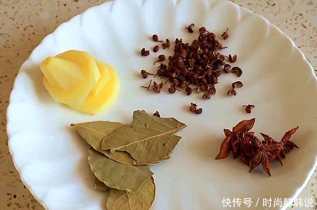 芥菜腌制有诀窍,放油放糖都不对,教你酸脆做法,下饭解馋