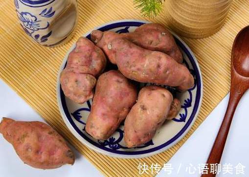 保存红薯,直接放地上是错的,教你一招,半年都不坏,越放越香甜