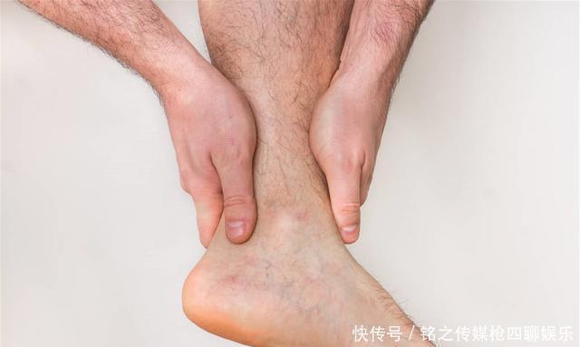 男性若出现四种“丑态”,或是在提醒你雄激素快要“见底”了