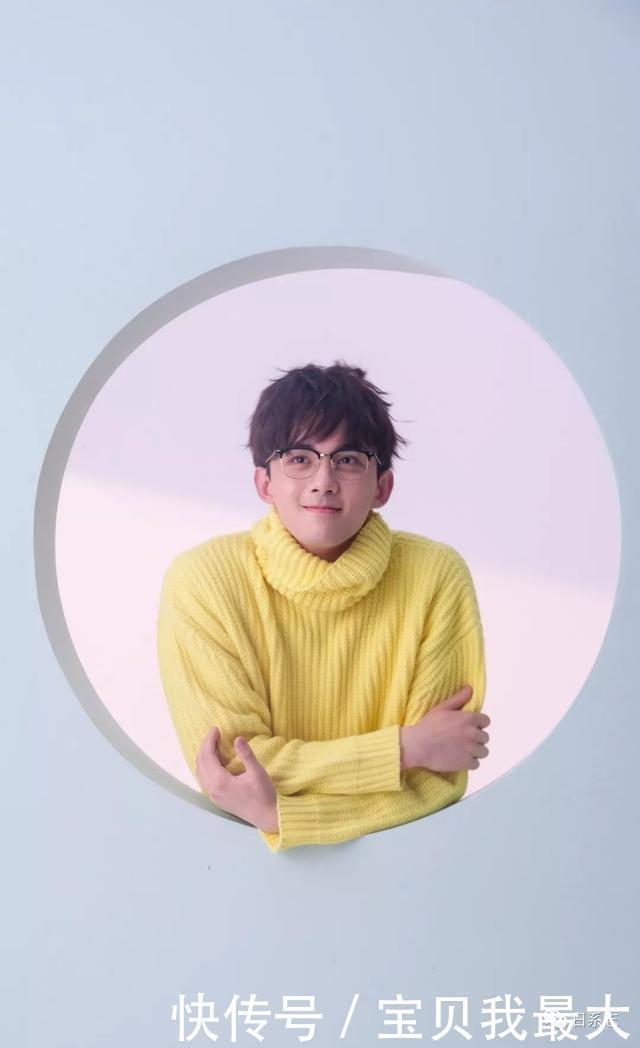 怎么选一副适合自己的眼镜脸型和气质都要考虑