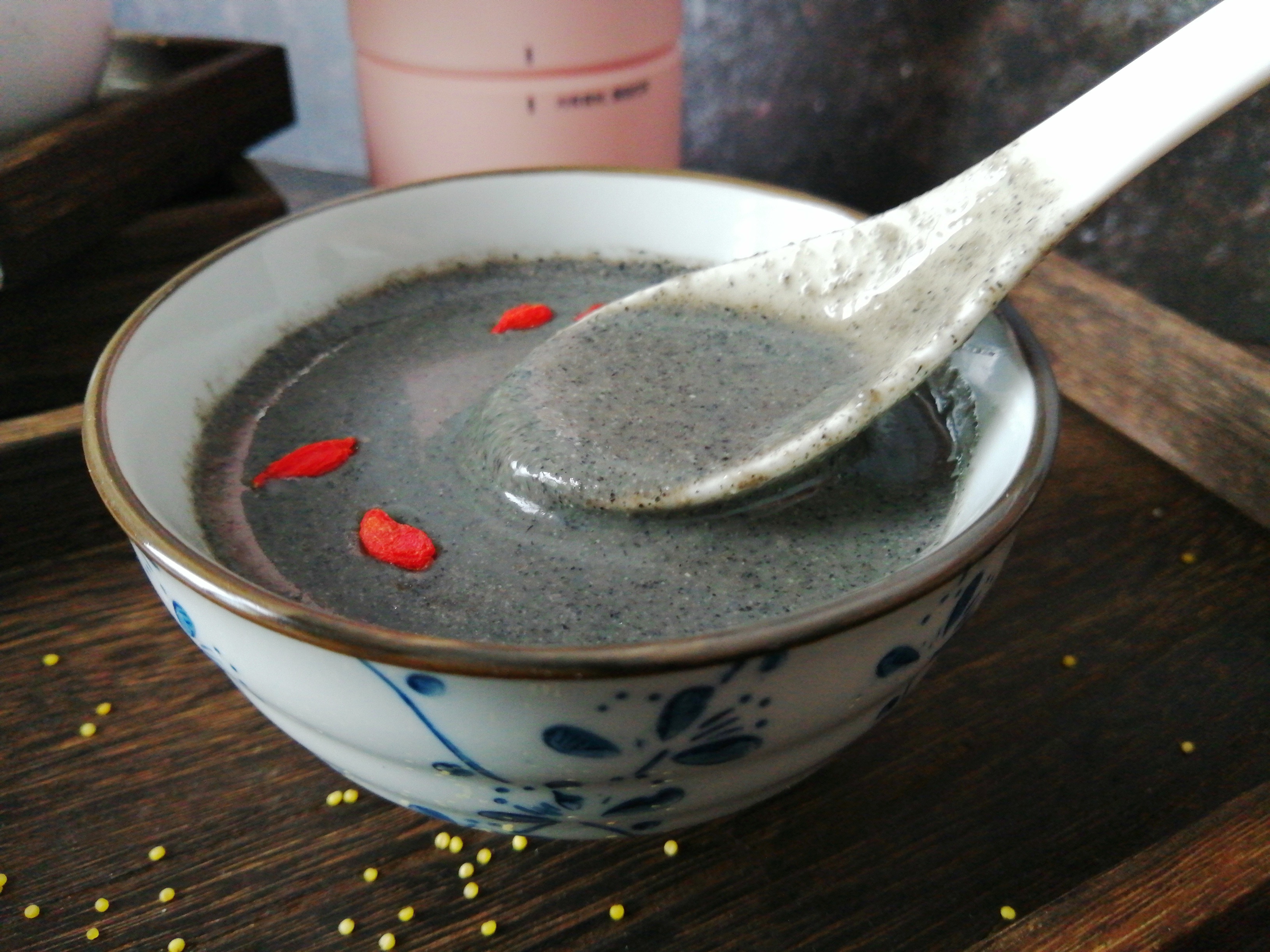 黑芝麻|终于找到“生发冠军”,常吃白发变黑发,头发柔顺乌黑,不大把掉