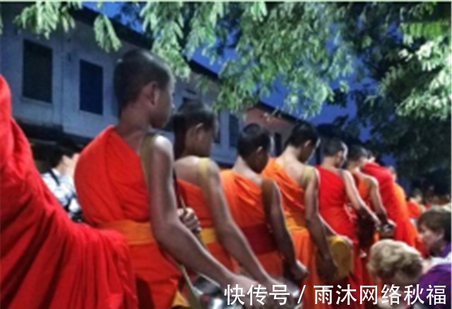 他的一生|鸠摩罗什：7岁随母出家游历，2次被迫圆房，圆寂后化为舍利子