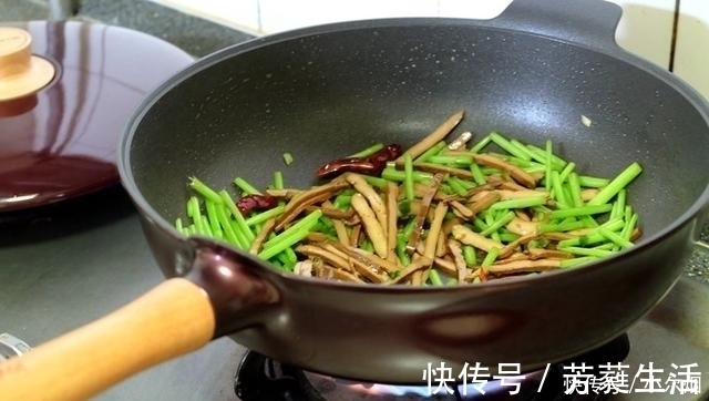 传染性肝炎|9成人不吃这菜,4元1斤很便宜,痰多老咳嗽就吃这菜,1天见效