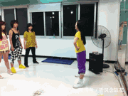 到位|大姐，你卖烧烤的方式是认真的吗，武装的真到位啊