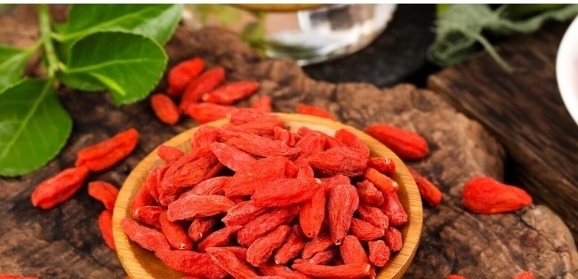 调治|眼睛总是莫名干涩，问题集中于一个脏腑，中医调治需抓住致病根源