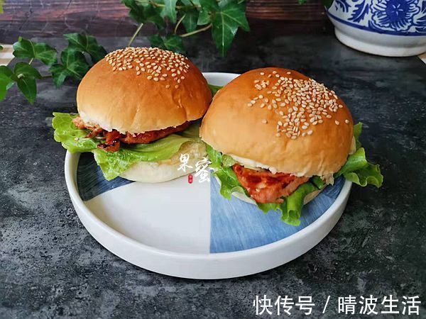 一家三口的假日早餐，15分钟备好上桌了，简单味美，孩子也喜欢