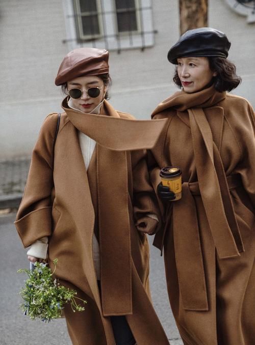 大衣穿出“无与伦比”的高级感!学三木博主,用色彩和配饰来加分