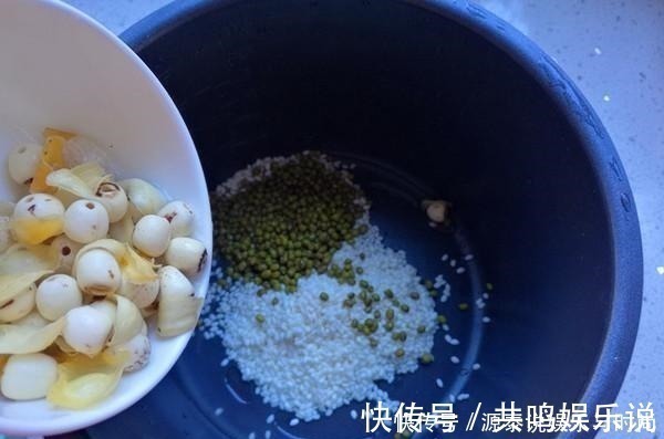 一把手|莲子和此物一起煮,养胃一把手,滋润胃部,经常胃不舒服要多食